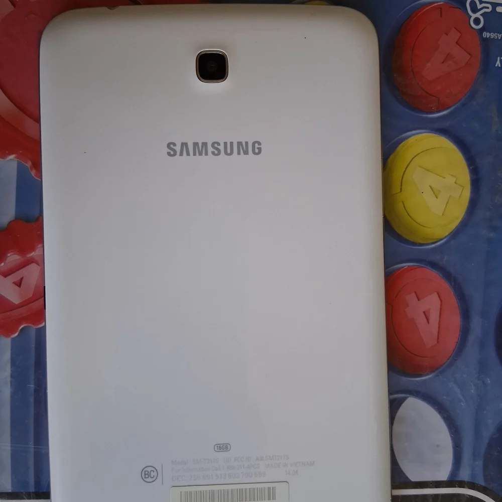 Samsung Tablet - White Front, Green Trim